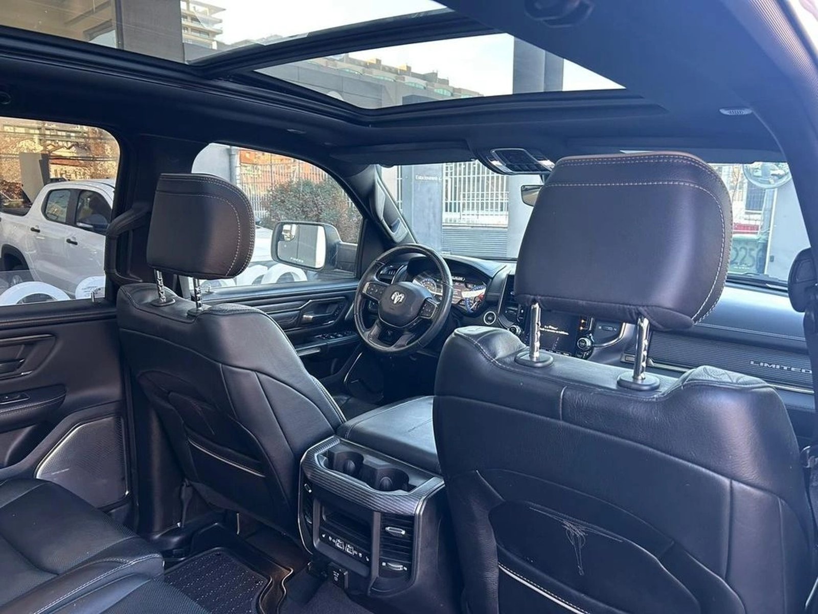 RAM 1500 5.7 LIMITED 4X4 AT 4P 2021 - Imagen 13 de 17