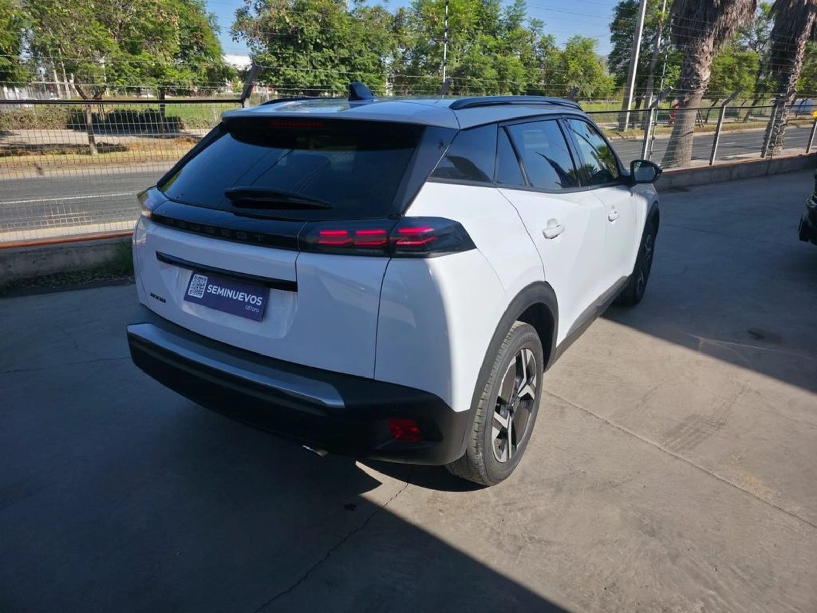 PEUGEOT 2008 2024 - Imagen 6 de 20