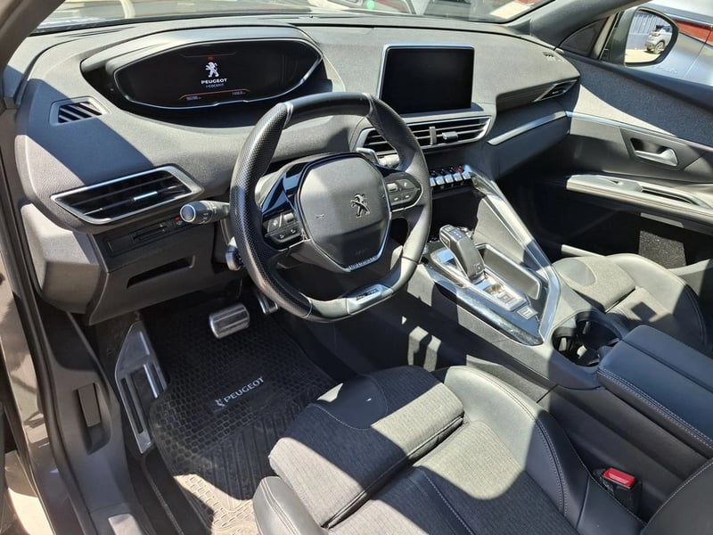 Peugeot 5008 PURETECH 180 1.6 AUT 2019 - Imagen 13 de 20