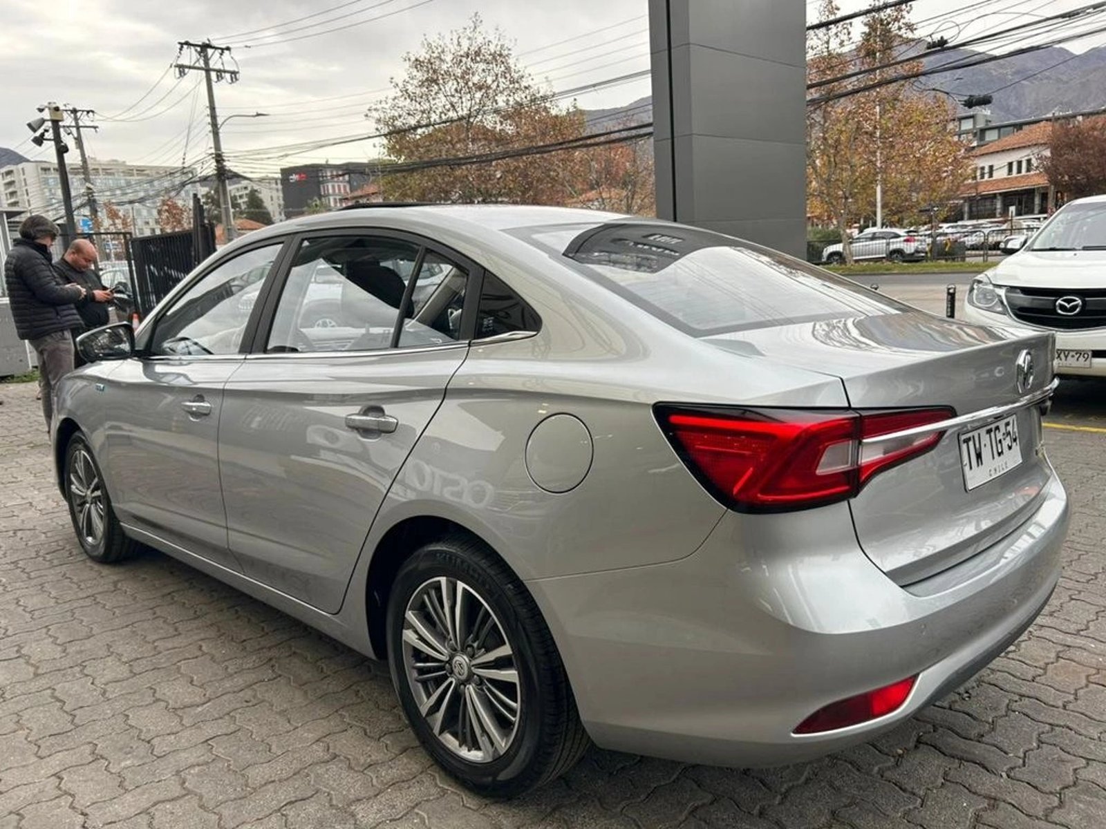 MG 5 1.5 DLX MT 2025 - Imagen 5 de 17