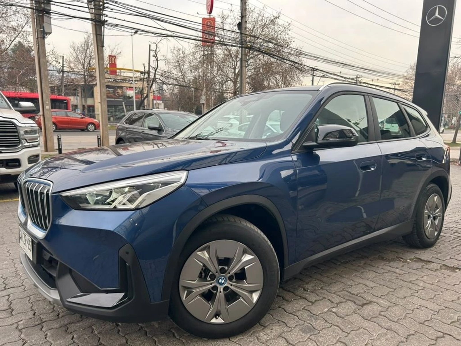 BMW IX1 0.0 XDRIVE40 SUITE AT 4X4 ELECTRICO 2023 - Foto 2 de 16