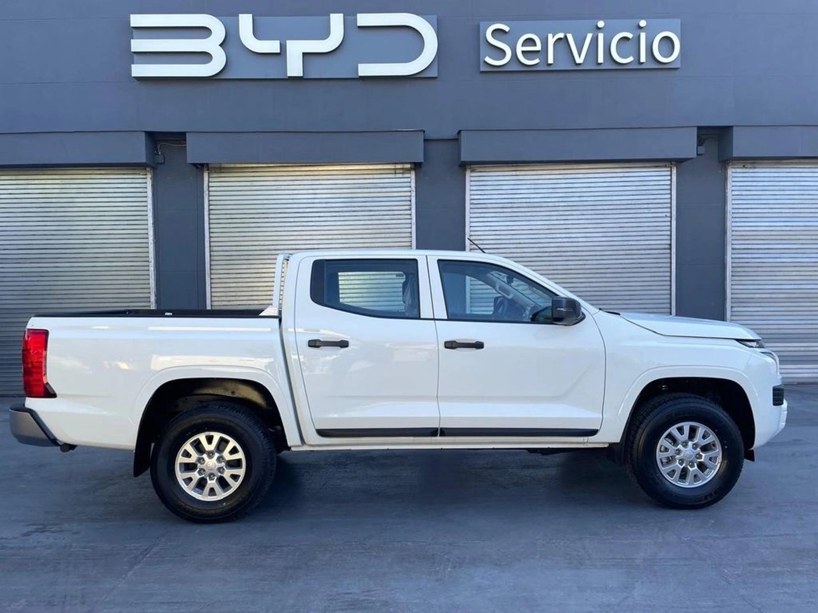Mitsubishi L200 2.4 KATANA XRT DIESEL 4X4 DOB. CAB. EURO6 MT 4P 2026 - Foto 5 de 19