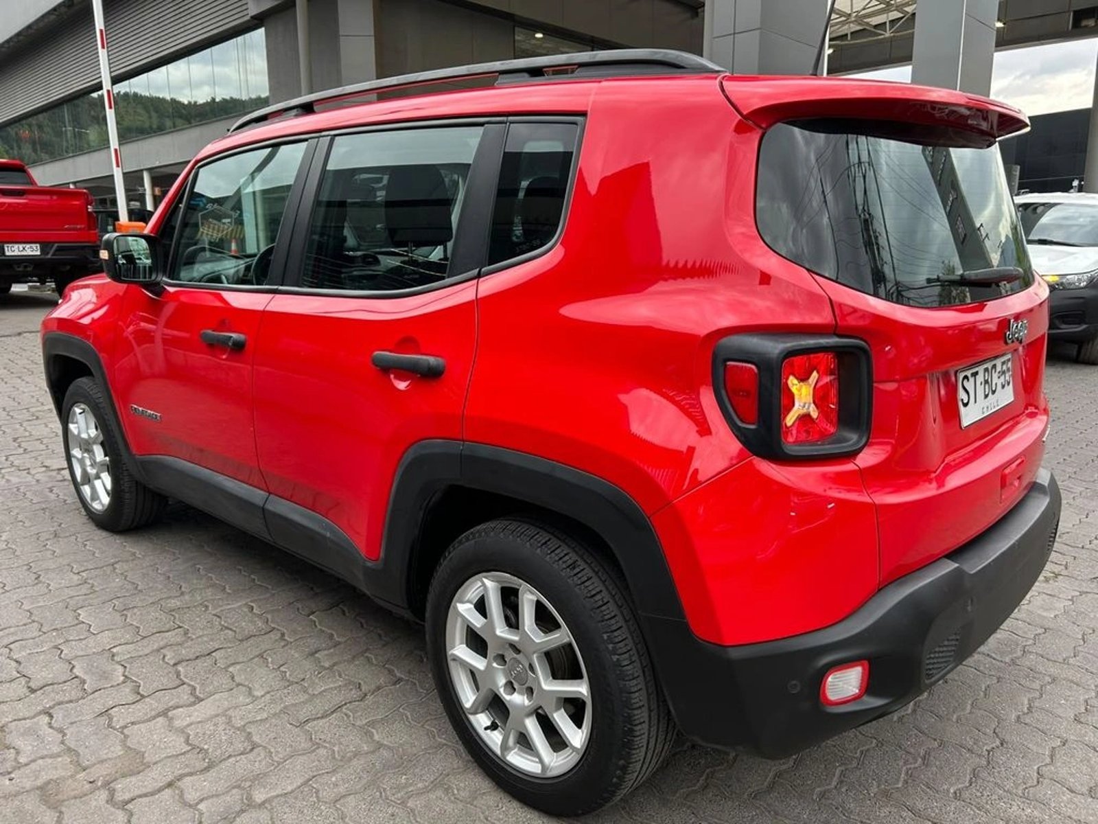 Jeep RENEGADE 1.8 SPORT LX 4X2 AT 5P 2023 - Foto 4 de 16