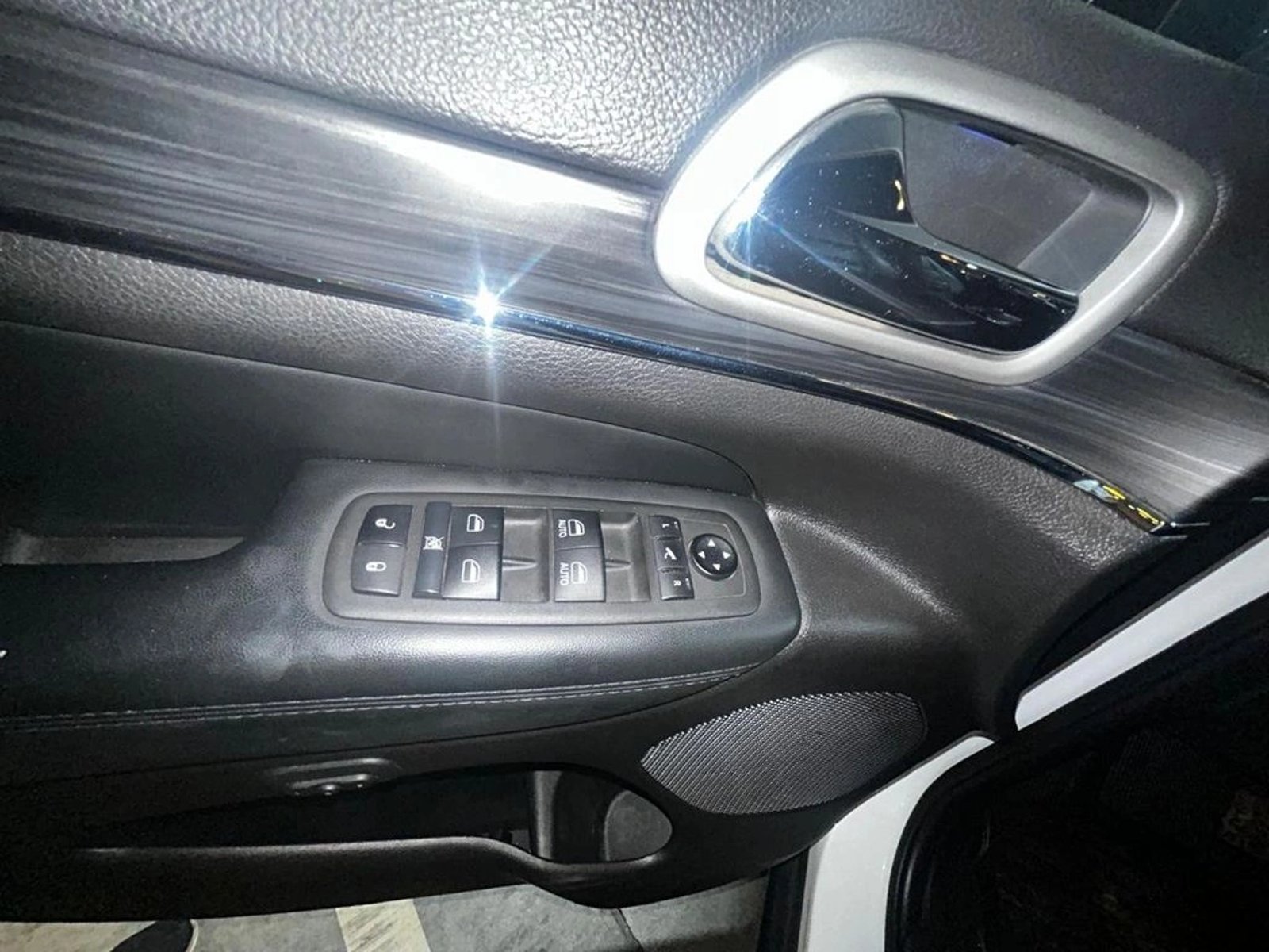 Jeep GRAND CHEROKEE 3.6 LIMITED 4X4 AT 5P 2022 - Imagen 15 de 20