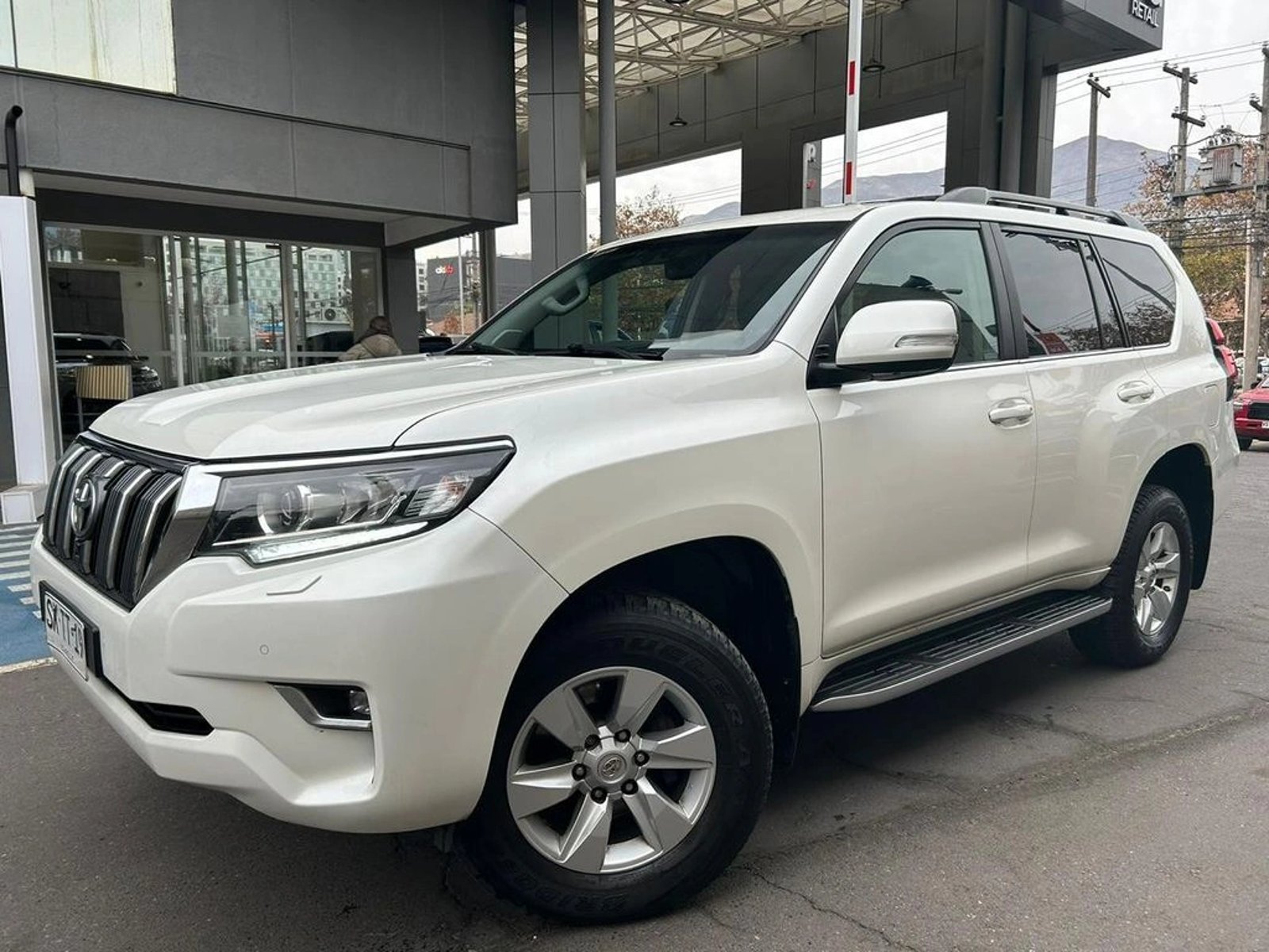 Toyota LAND CRUISER PRADO 4.0 PRADO VX 4X4 AT 5P 2023 - Foto 2 de 16