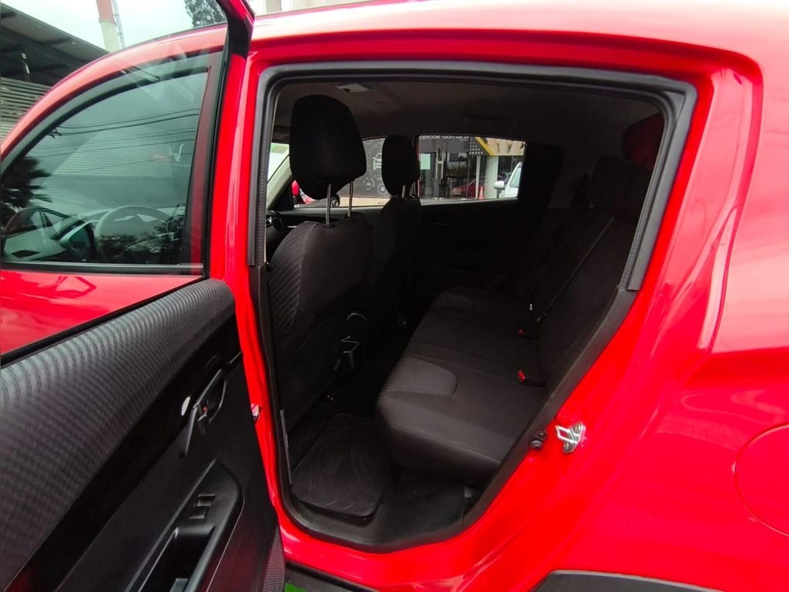 Mahindra KUV100 1.2 DELUXE MT 2021 - Imagen 18 de 20