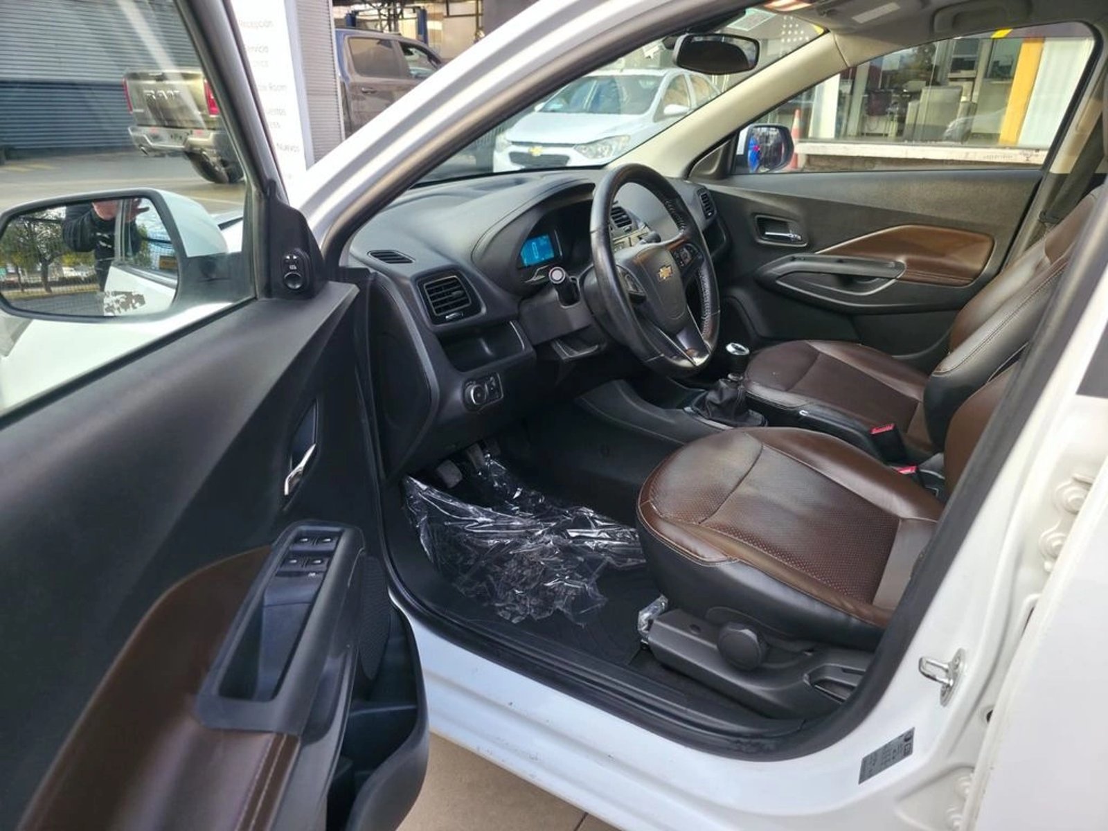 CHEVROLET COBALT LTZ 1.8 MT 2018 - Imagen 9 de 20