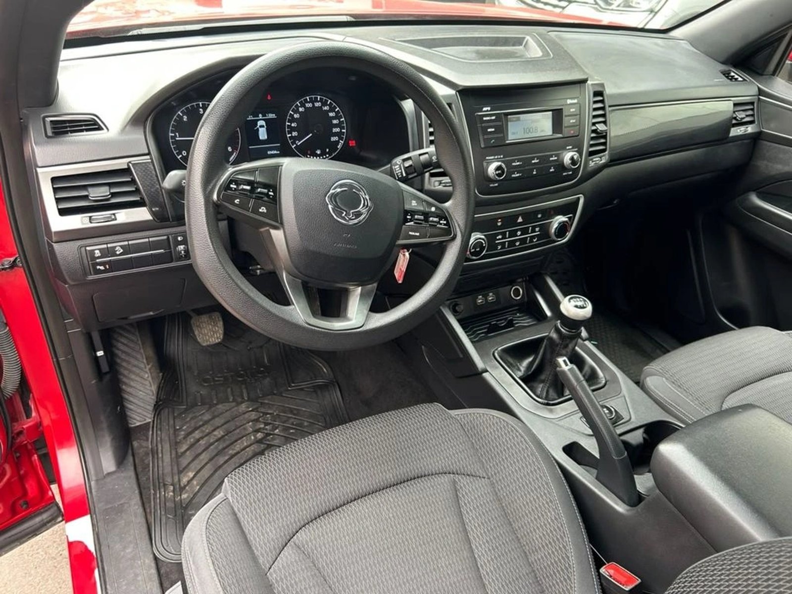 SsangYong GRAND MUSSO 2.2 GLX MT 4X4 DIESEL 2024 - Imagen 11 de 16