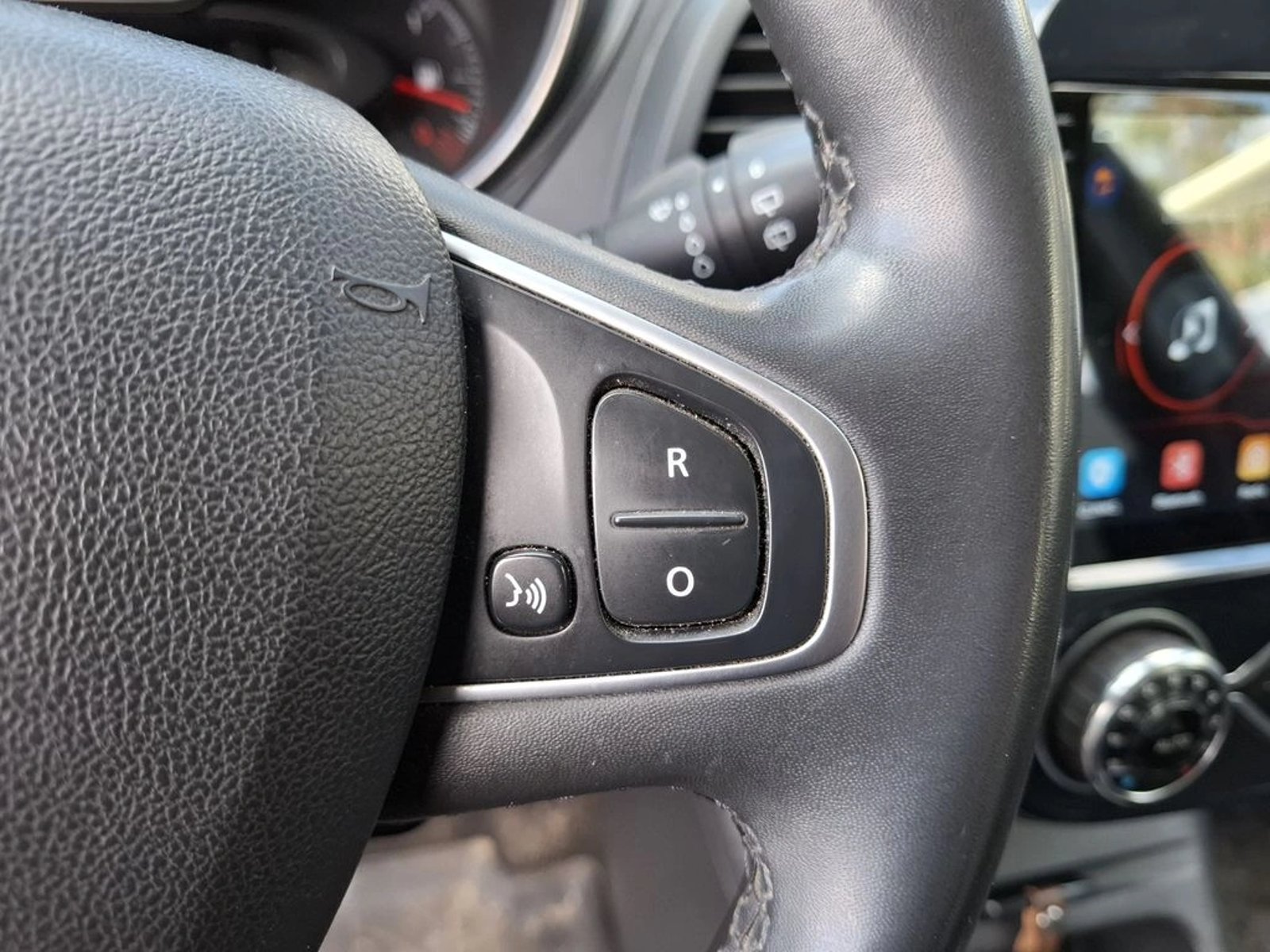 Renault CAPTUR 1.5 ZEN DIESEL F2 4X2 MT 5P 2018 - Imagen 15 de 20