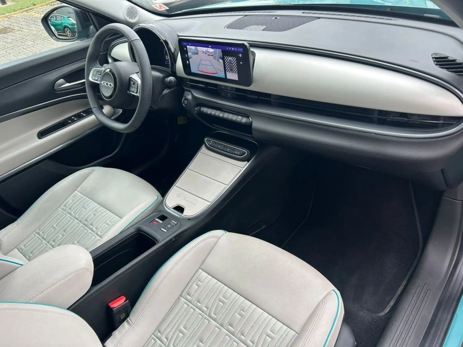 Fiat 600e 0.0 E AT ELECTRICO 2025 - Imagen 12 de 16