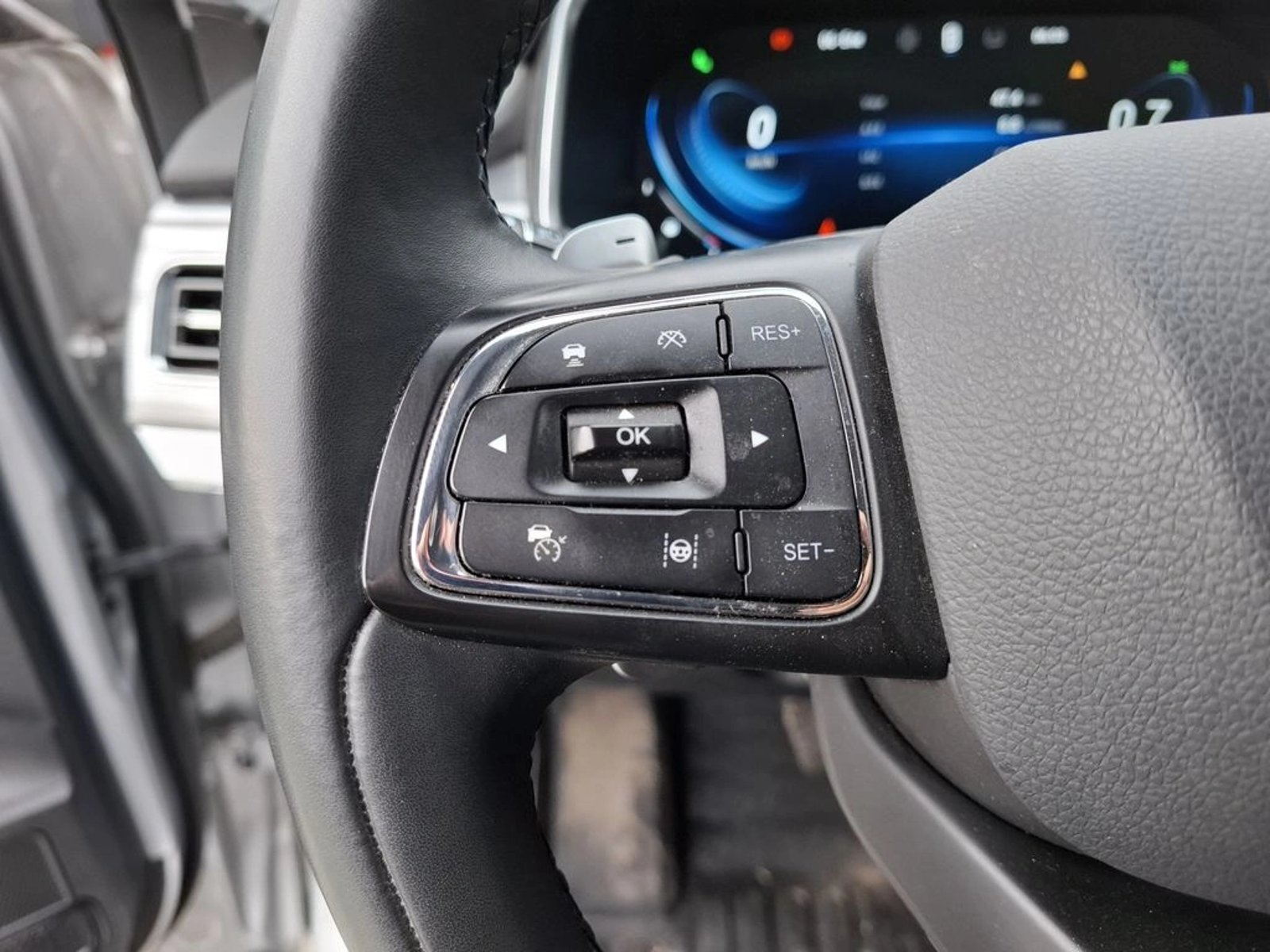 Chery TIGGO 8 PRO 1.6 GDI GLX AT 2023 - Imagen 16 de 20