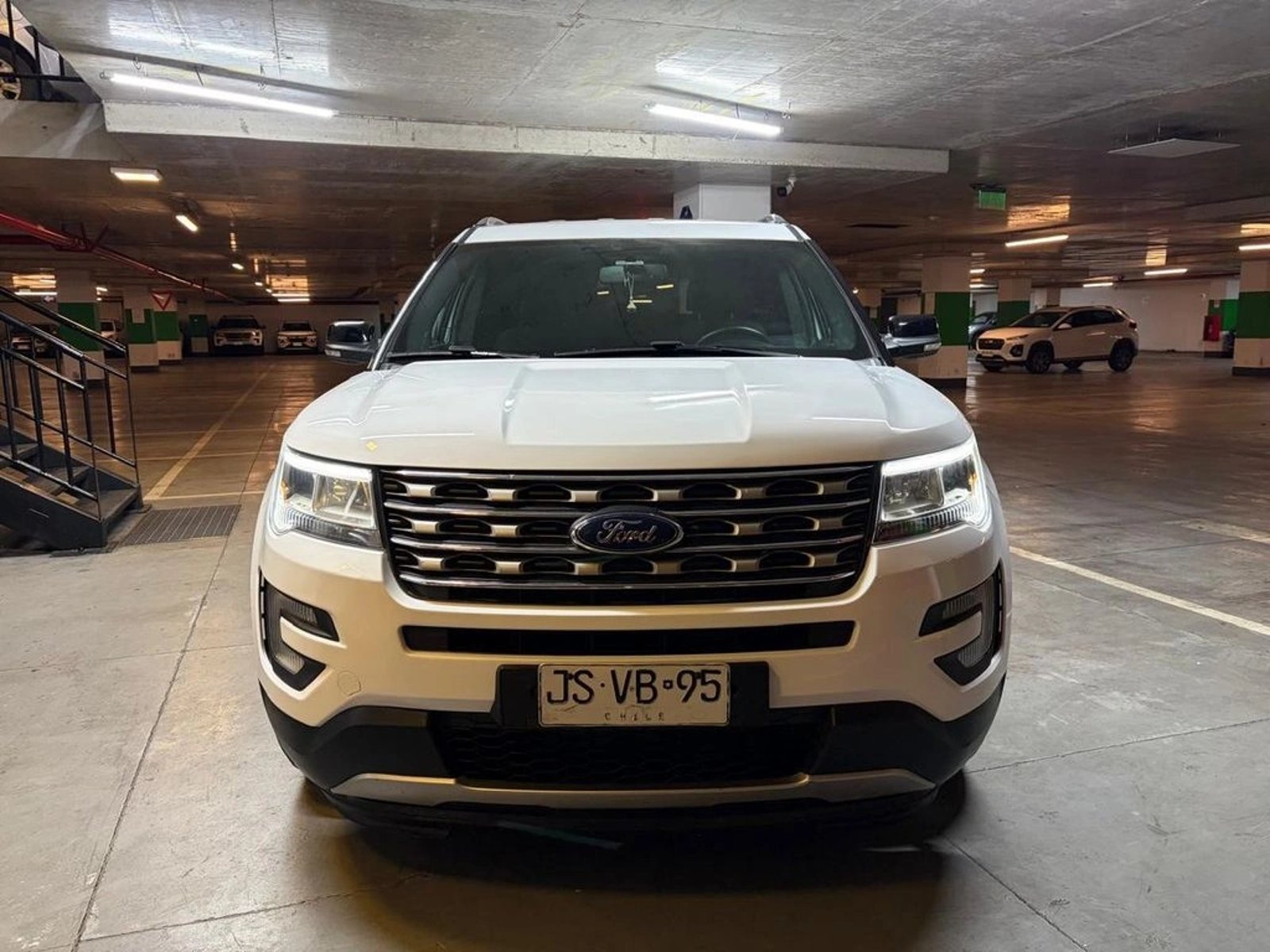 Ford EXPLORER 3.5 XLT 4X2 3 CORRIDAS AT 5P 2017 - Imagen 18 de 20