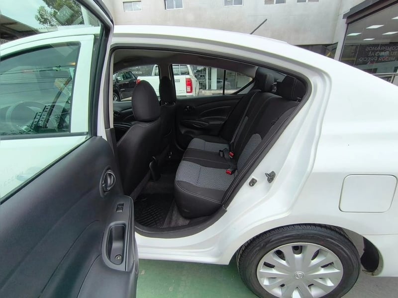 Nissan VERSA SENSE 1.6 AT 2021 - Imagen 13 de 20
