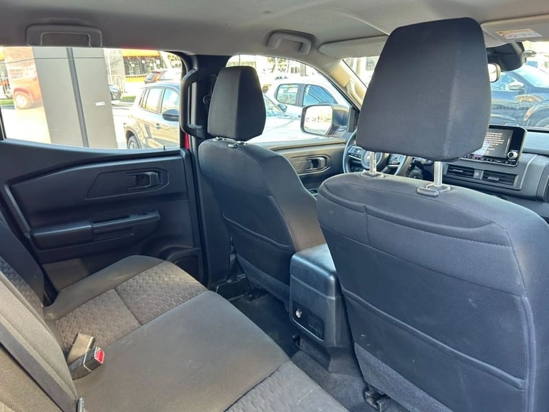 Mitsubishi L200 KATANA XRT 4X4 2.4 2024 - Imagen 11 de 16