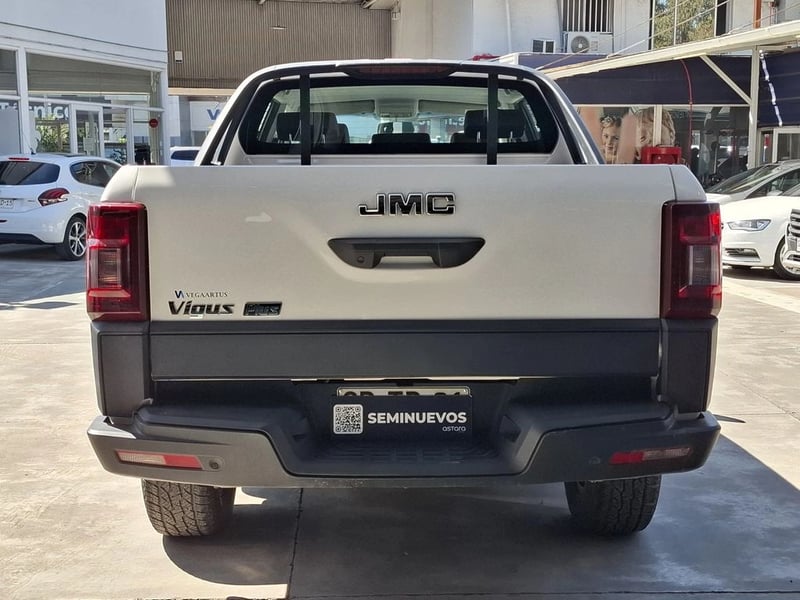 JMC VIGUS 2.4 PLUS DIESEL 4X2 MT 4P 2022 - Imagen 7 de 20