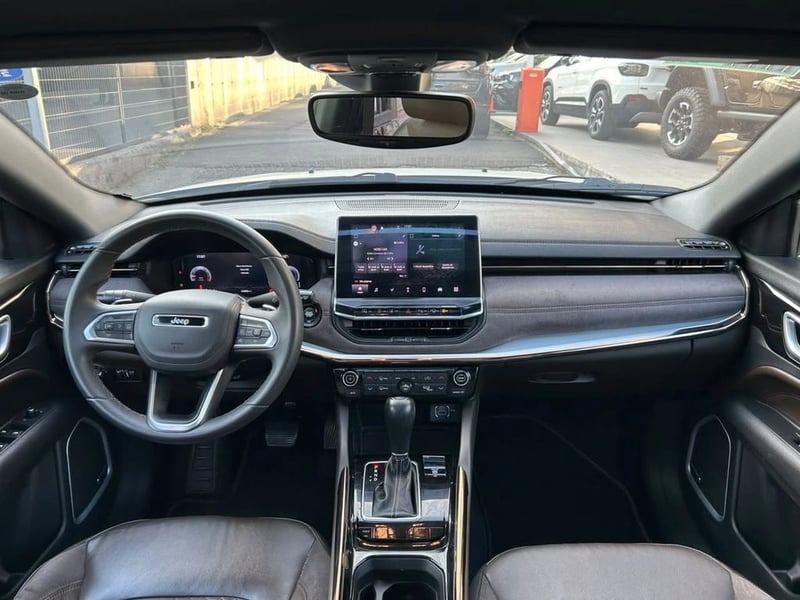 Jeep COMMANDER OVERLAND 1.3 AUT 2023 - Imagen 8 de 16