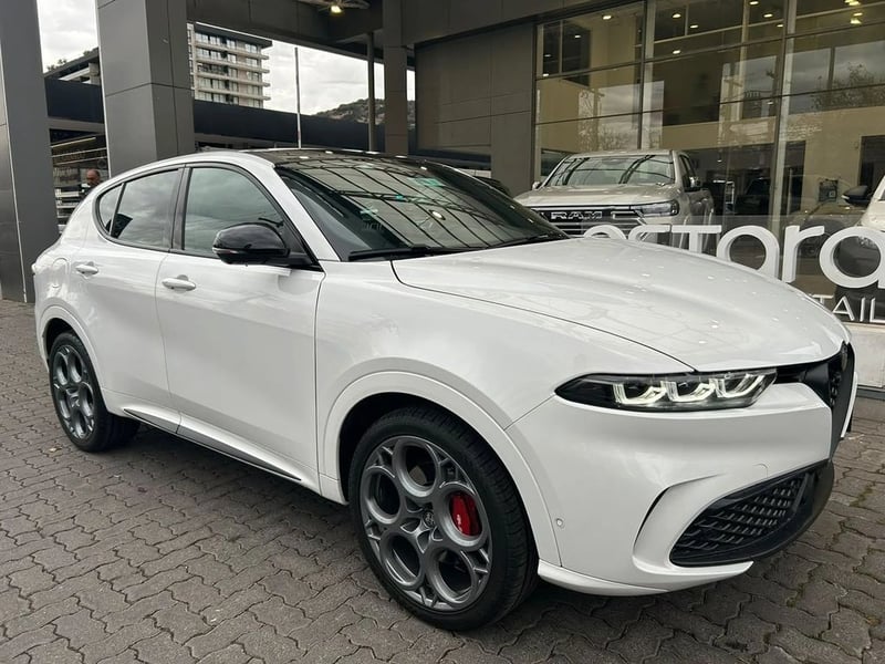 Alfa Romeo TONALE 1.3 TRIBUTO PHEV HYBRID 4X4 AT 5P 2025 - Imagen 4 de 16