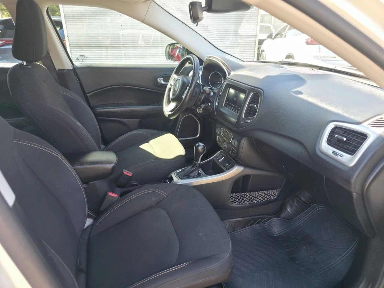 JEEP COMPASS 2020 - Imagen 13 de 20