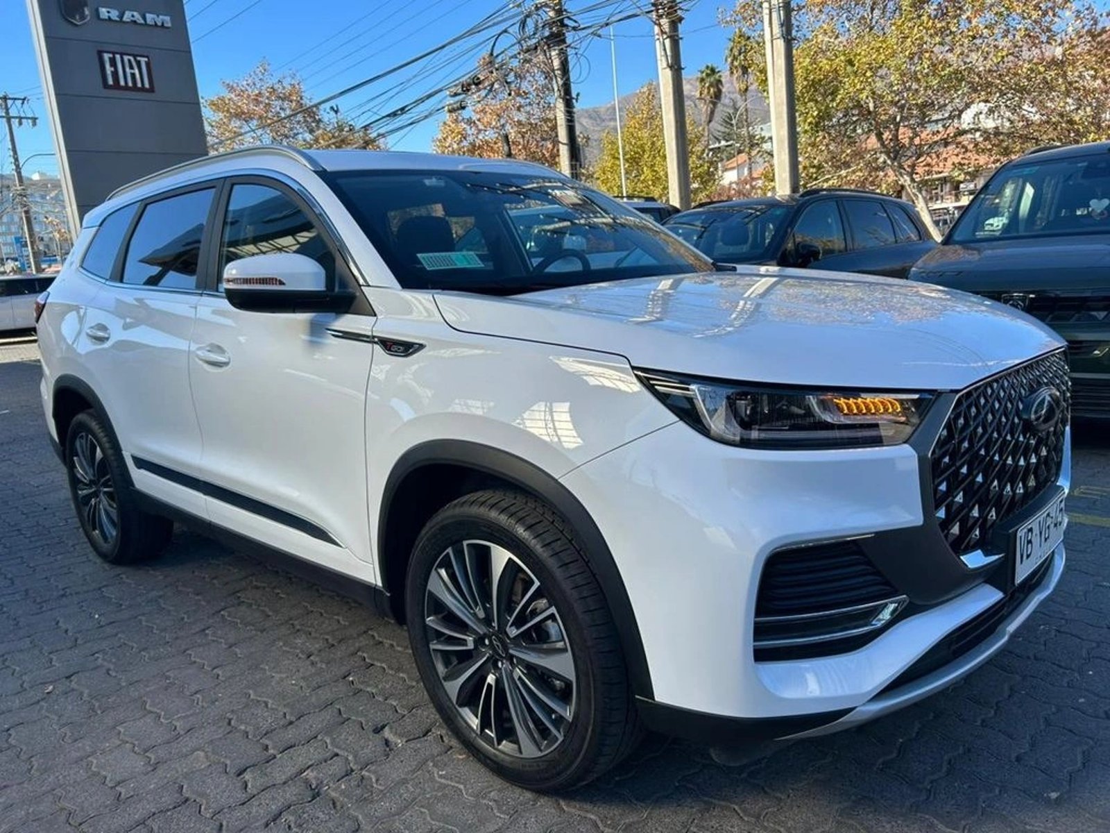 Chery TIGGO 8 PRO 2.0T GLX AWD DCT AT 5P 2025 - Foto 4 de 16