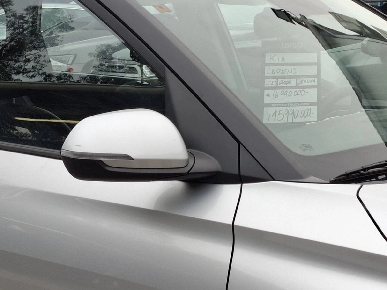 Kia CARENS 1.5L LX 4X2 6MT 5P 2025 - Imagen 6 de 20