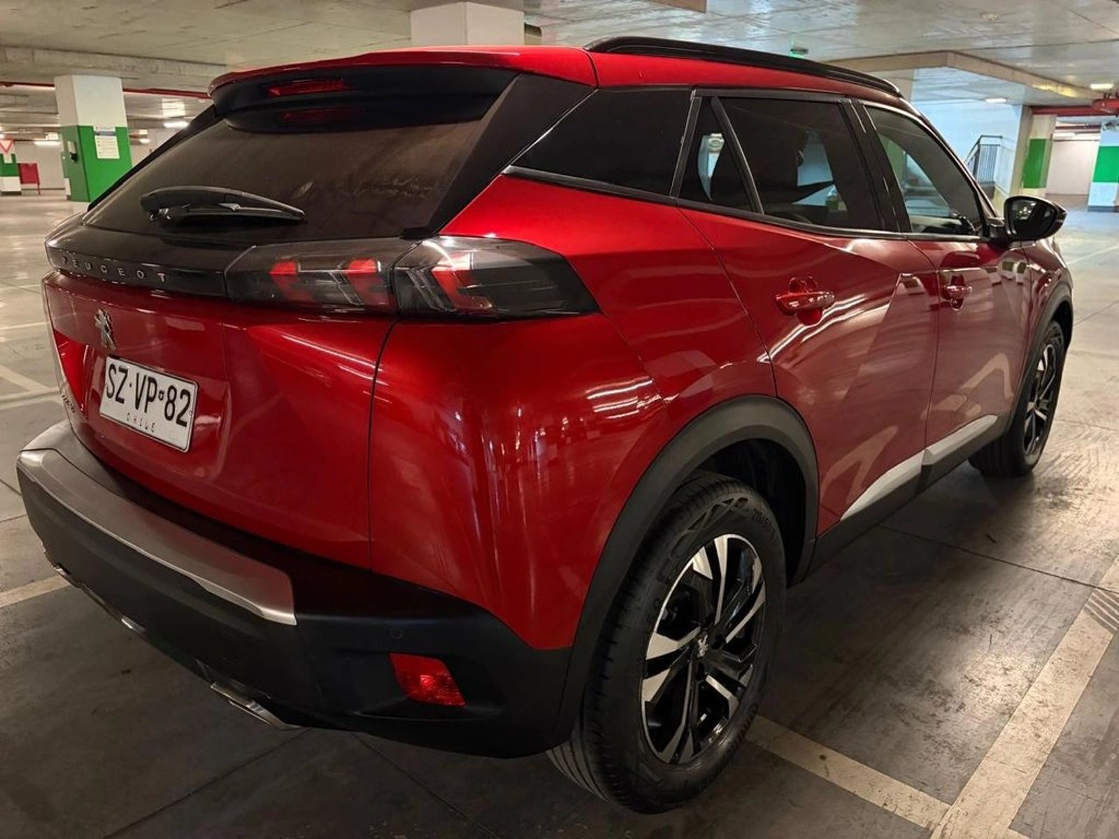 Peugeot 2008 ALLURE PACK 130 EAT8 1.2 AUT 2023 - Foto 4 de 17