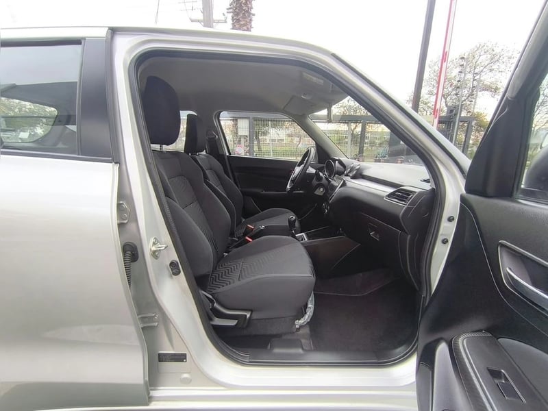 Suzuki SWIFT GL 1.2 MT 2025 - Imagen 19 de 20