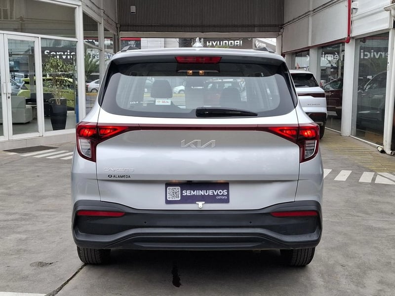 Kia CARENS 1.5L LX 4X2 6MT 5P 2025 - Imagen 9 de 20