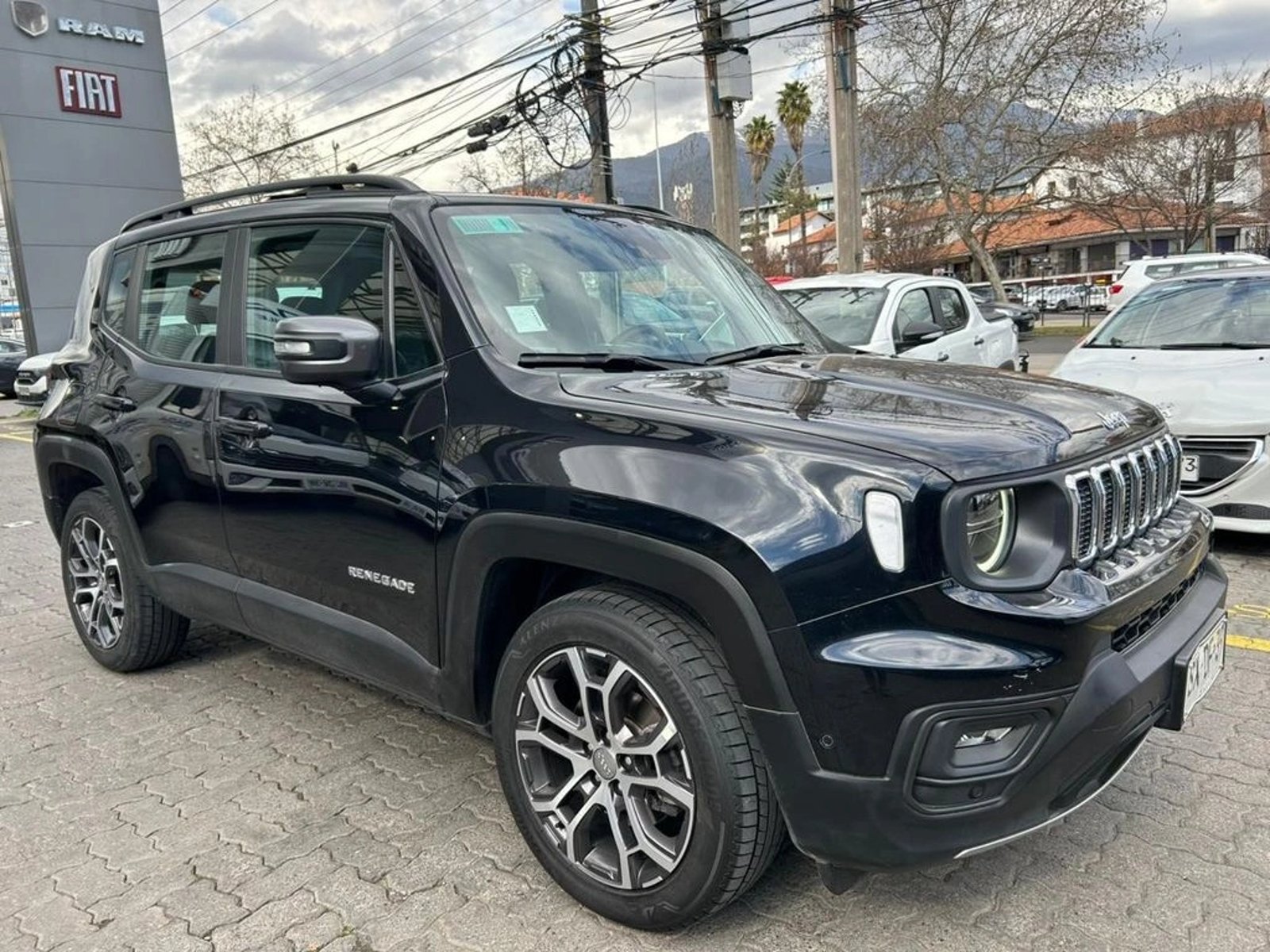 Jeep RENEGADE 1.3T LONGITUDE 4X2 AT 5P 2023 - Imagen 3 de 11