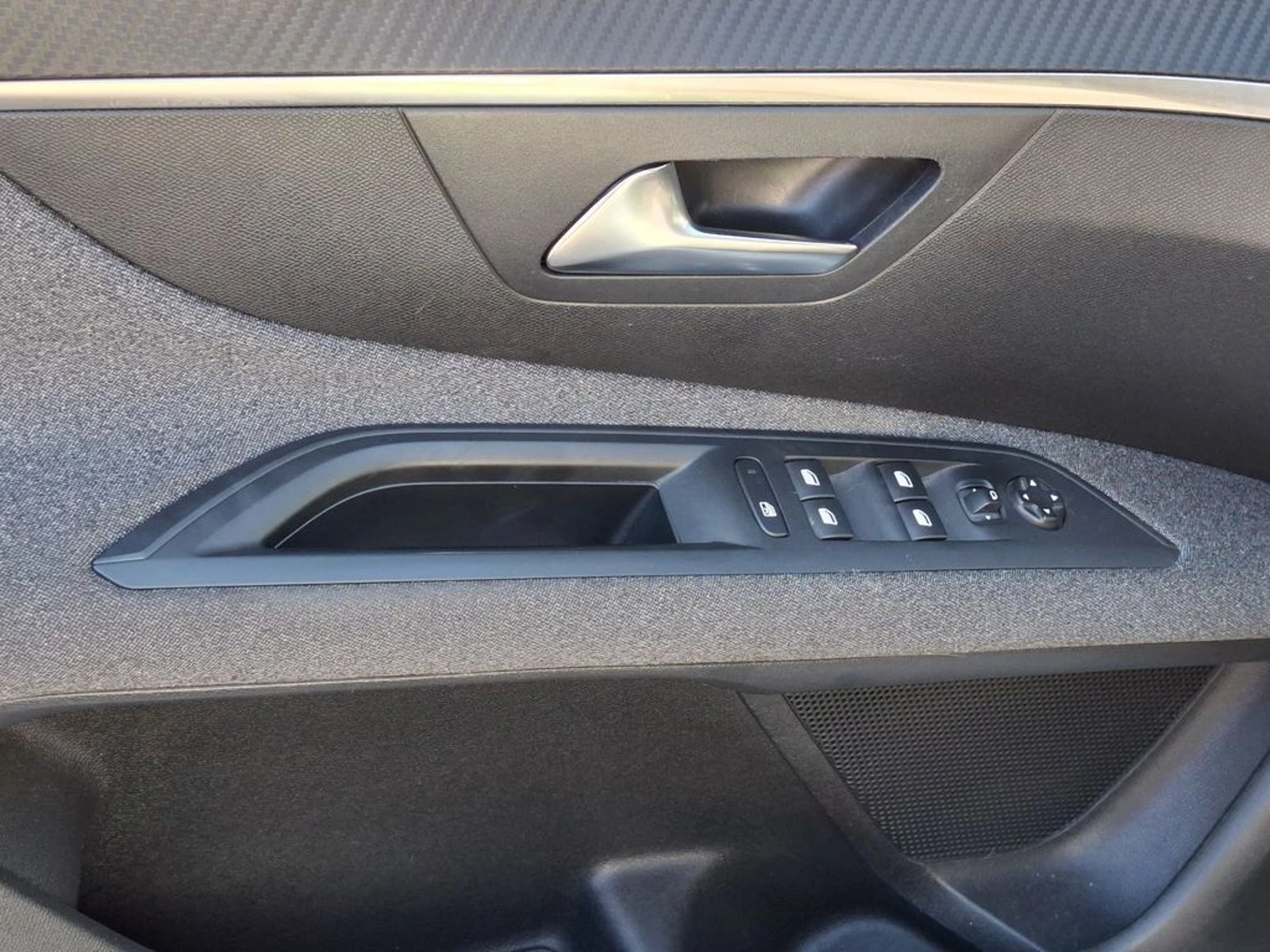Peugeot 3008 ACTIVE BLUEHDI 1.5 2019 - Imagen 13 de 20