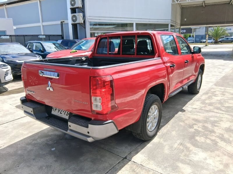 Mitsubishi L200 2.4 KATANA CRT DIESEL DOB. CAB. 4X4 MT 4P 2024 - Imagen 7 de 18