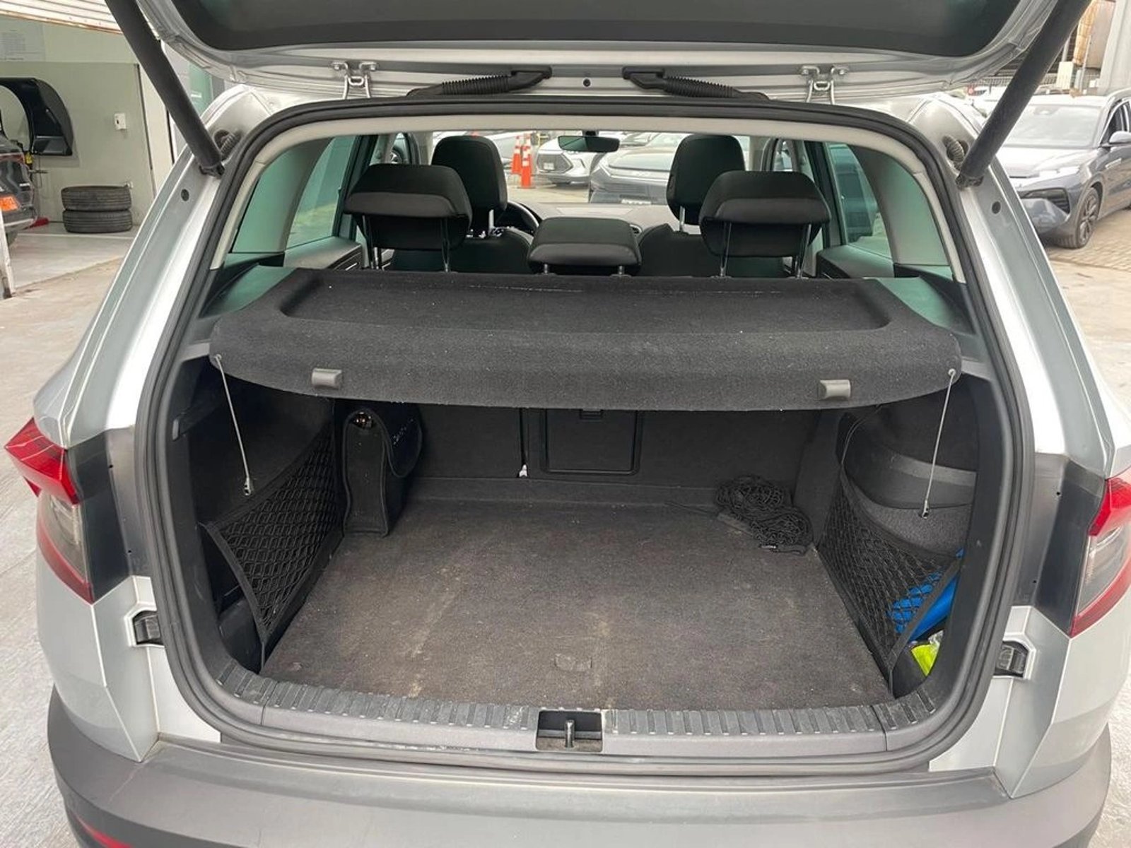 Skoda KAROQ 1.4 TSI AMBIENTE AT 2021 - Imagen 18 de 20