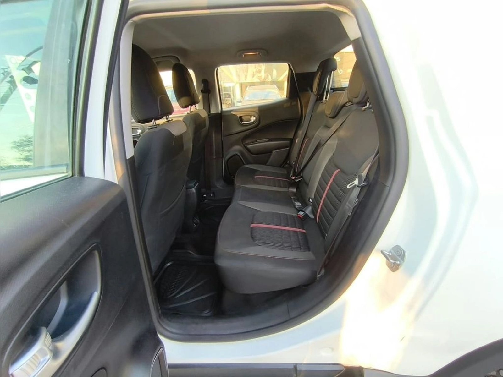 RAM 1000 BIG HORN DCAB 1.8 AUT 2021 - Imagen 19 de 20