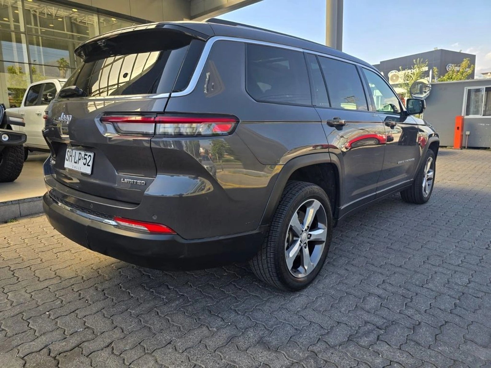 JEEP GRAND CHEROKEE 2023 - Imagen 7 de 20