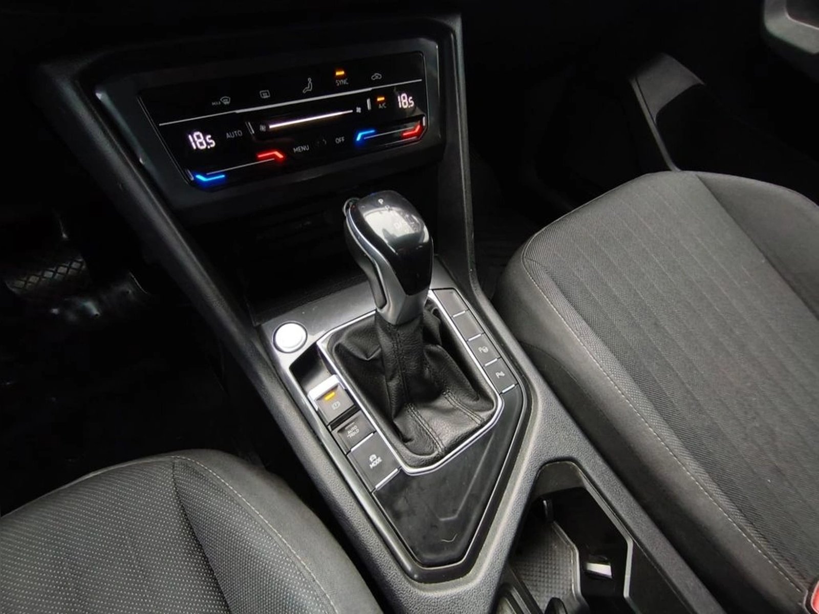 Volkswagen TIGUAN 1.4 TSI COMFORTLINE 7A 2022 - Imagen 19 de 20