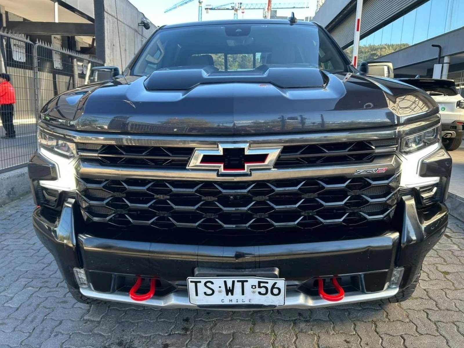 Chevrolet SILVERADO ZR2 6.2 4X4 AT 2025 - Foto 2 de 16