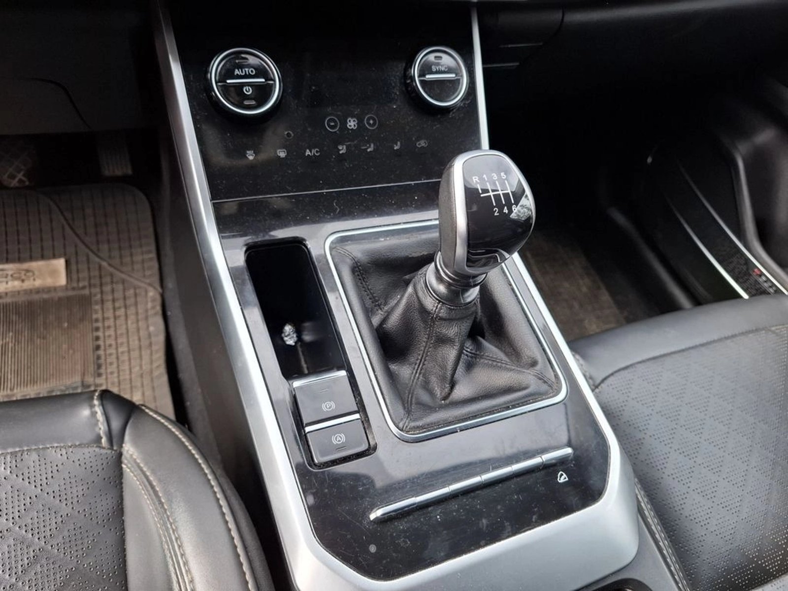 Chery TIGGO 8 MT 1.5 2022 - Imagen 19 de 20