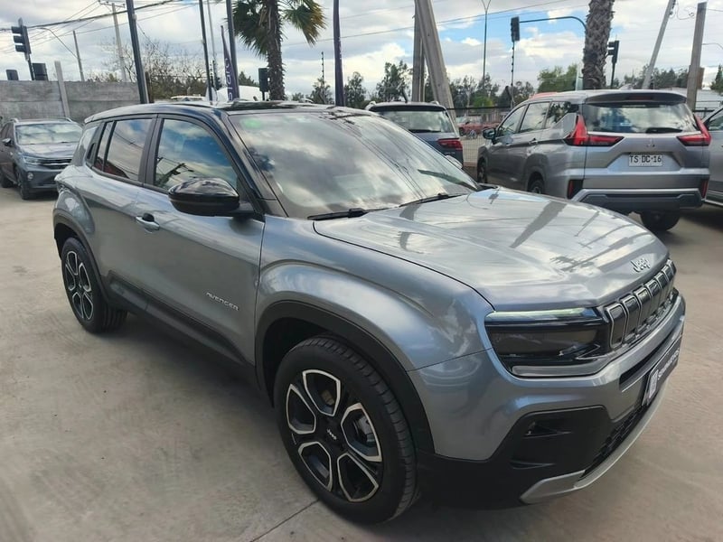 Jeep AVENGER SUMMIT 1.2 HEV 2025 - Imagen 3 de 18