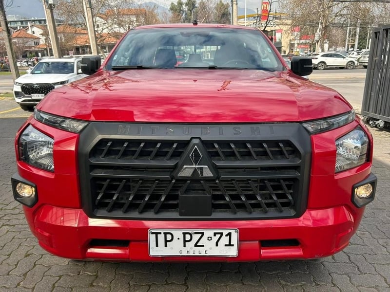 Mitsubishi L200 KATANA XRT 4X4 2.4 2024 - Imagen 3 de 17
