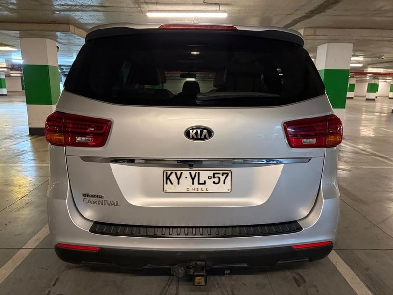 Kia GRAND CARNIVAL EX 3.3 AUT 2019 - Imagen 6 de 19