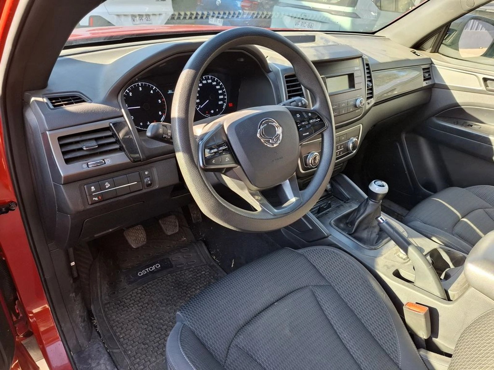 SsangYong MUSSO 2.2 GRAND GLX TD DIESEL 4WD MT6 4P 2024 - Imagen 12 de 20