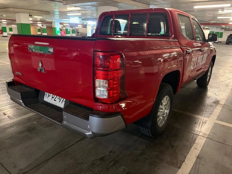 Mitsubishi L200 KATANA XRT 4X4 2.4 2024 - Imagen 5 de 16
