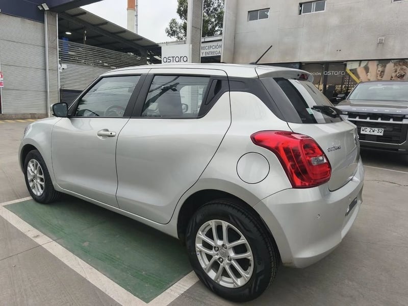 Suzuki SWIFT GL 1.2 MT 2025 - Imagen 9 de 20