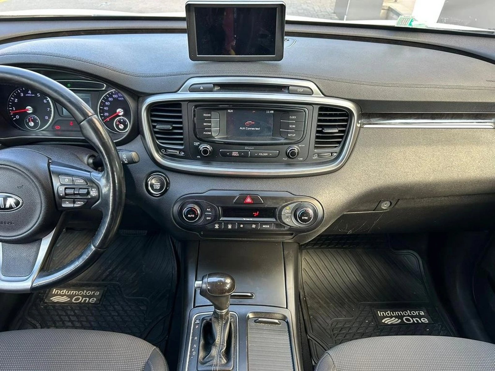 KIA SORENTO 2017 - Imagen 10 de 17