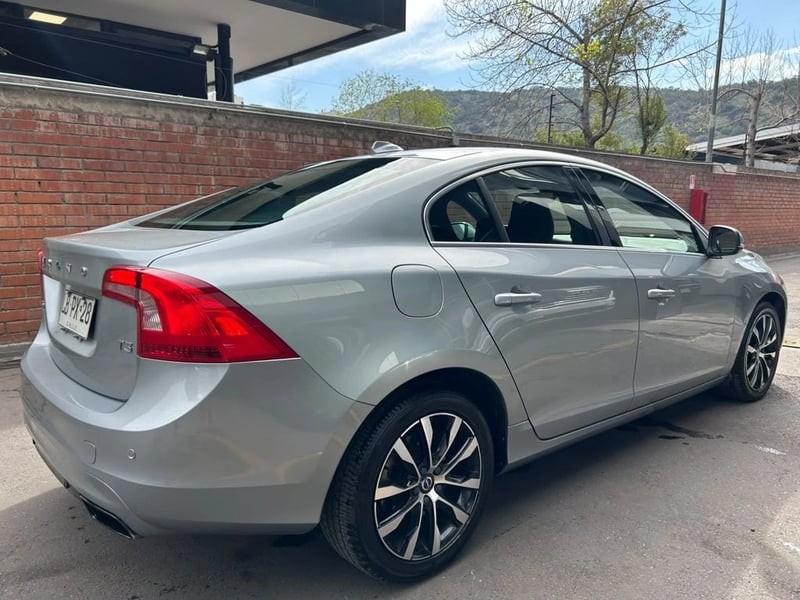 Volvo S60 T3 COMFORT AT 2019 - Imagen 6 de 16
