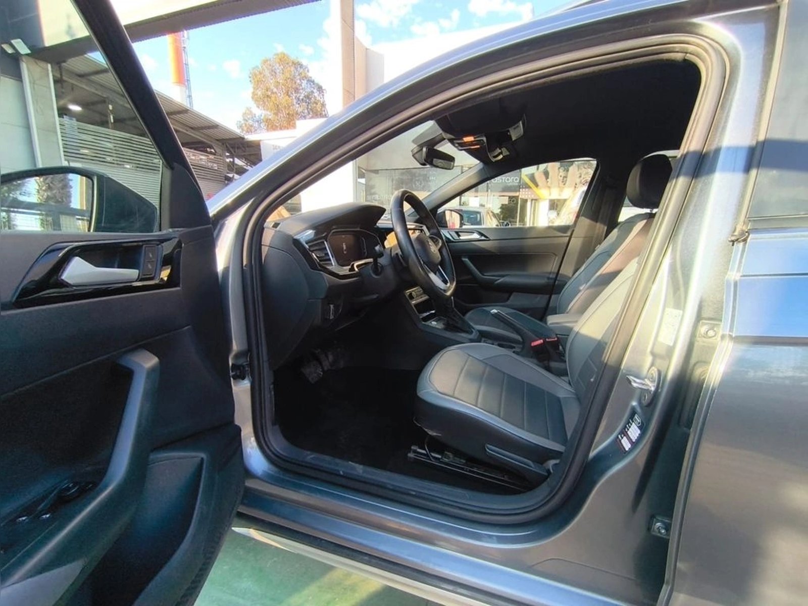 Volkswagen NIVUS 1.0T AT TSI HIGLINE 2022 - Imagen 14 de 17