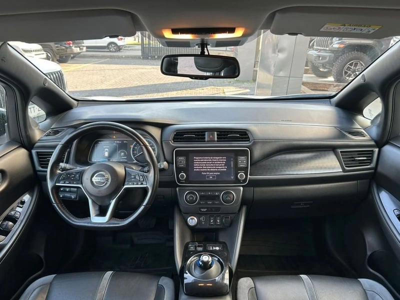Nissan LEAF ZE1 2022 - Imagen 8 de 16