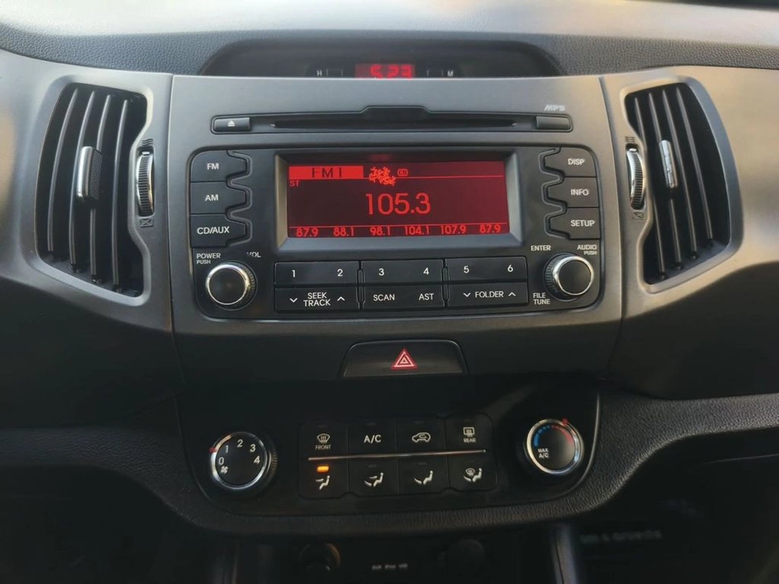 Kia SPORTAGE LX 2.0 AUT 2013 - Imagen 17 de 20