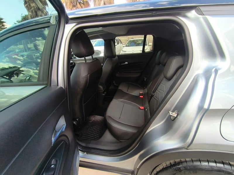 Jeep AVENGER SUMMIT 1.2 HEV 2025 - Imagen 11 de 18