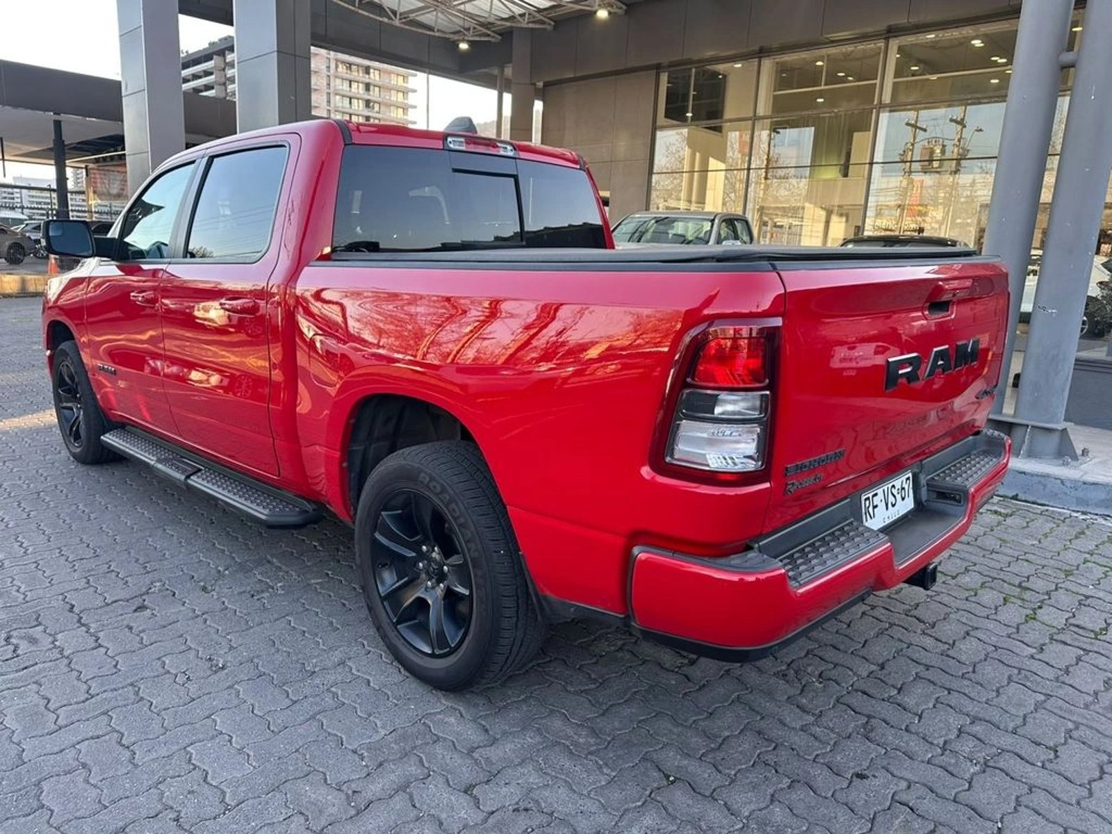 RAM 1500 BIG HORN CREW CAB 4X4 3.6 AUT 2022 - Imagen 5 de 17