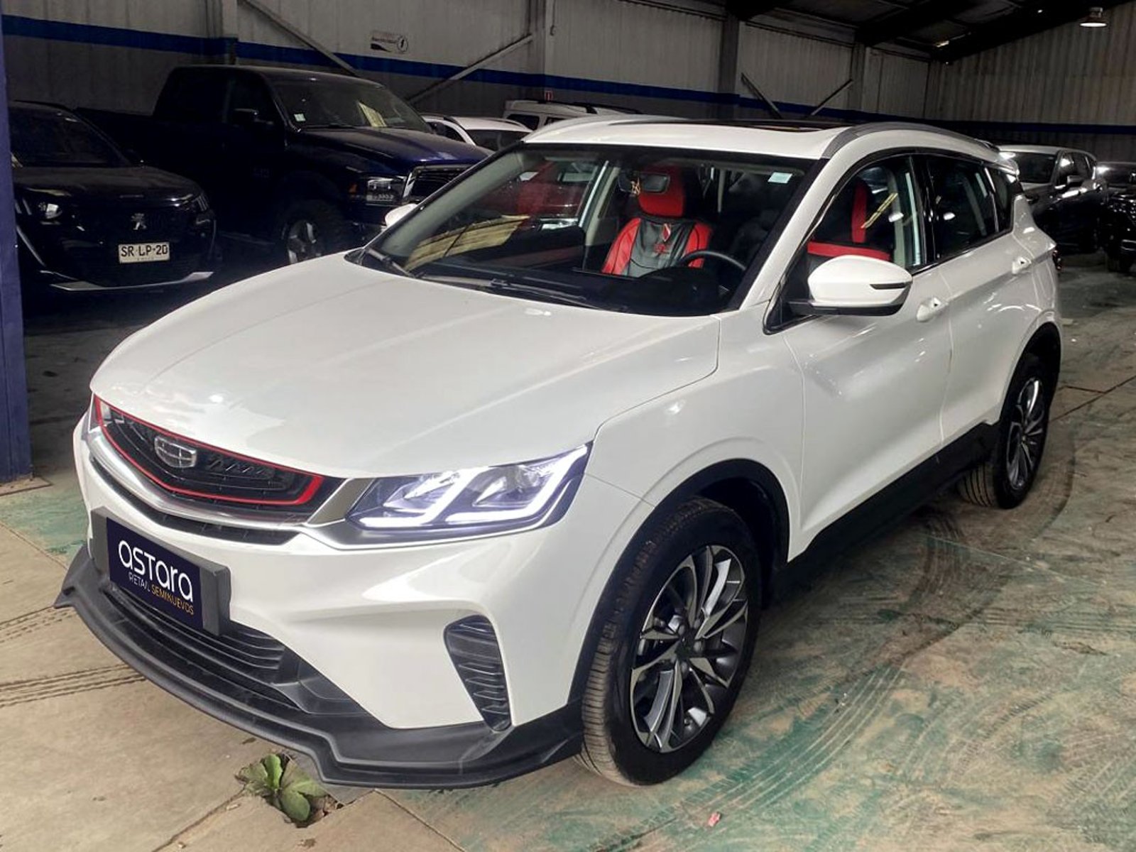 Geely COOLRAY 1.5 AUT 2023 - Foto 2 de 15